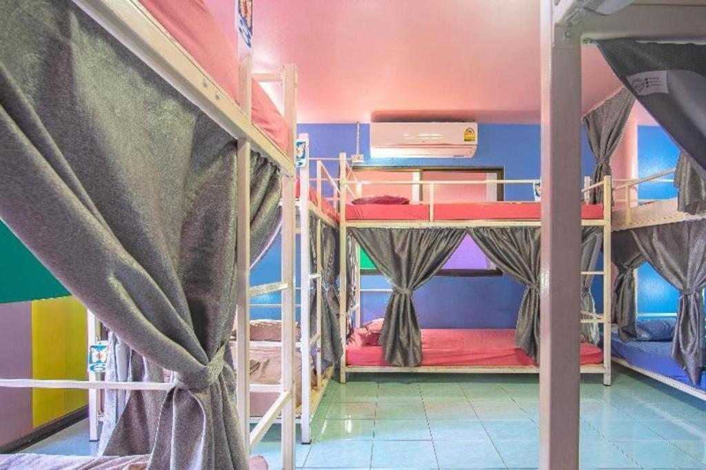 Oyo 586 I Hostel Phuket Ngoại thất bức ảnh