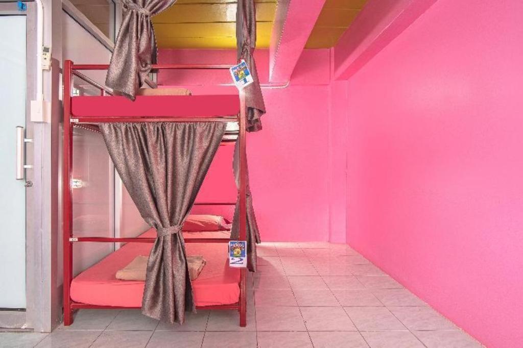 Oyo 586 I Hostel Phuket Ngoại thất bức ảnh