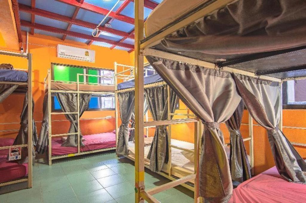 Oyo 586 I Hostel Phuket Ngoại thất bức ảnh