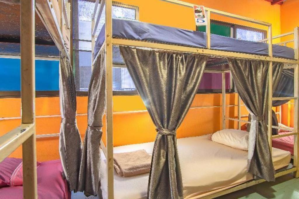 Oyo 586 I Hostel Phuket Ngoại thất bức ảnh