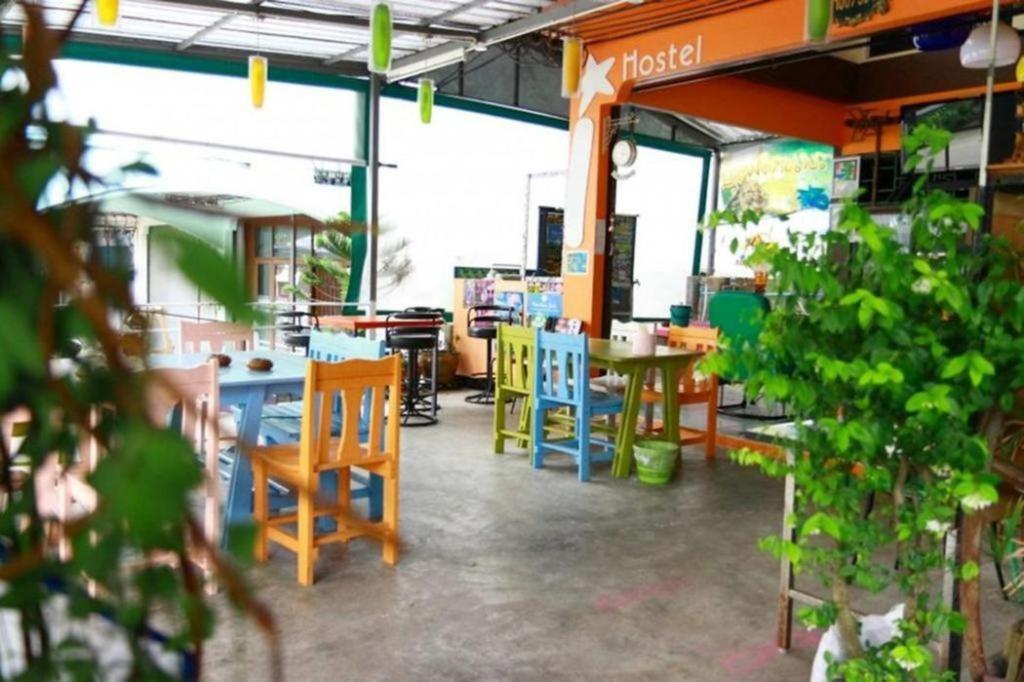 Oyo 586 I Hostel Phuket Ngoại thất bức ảnh