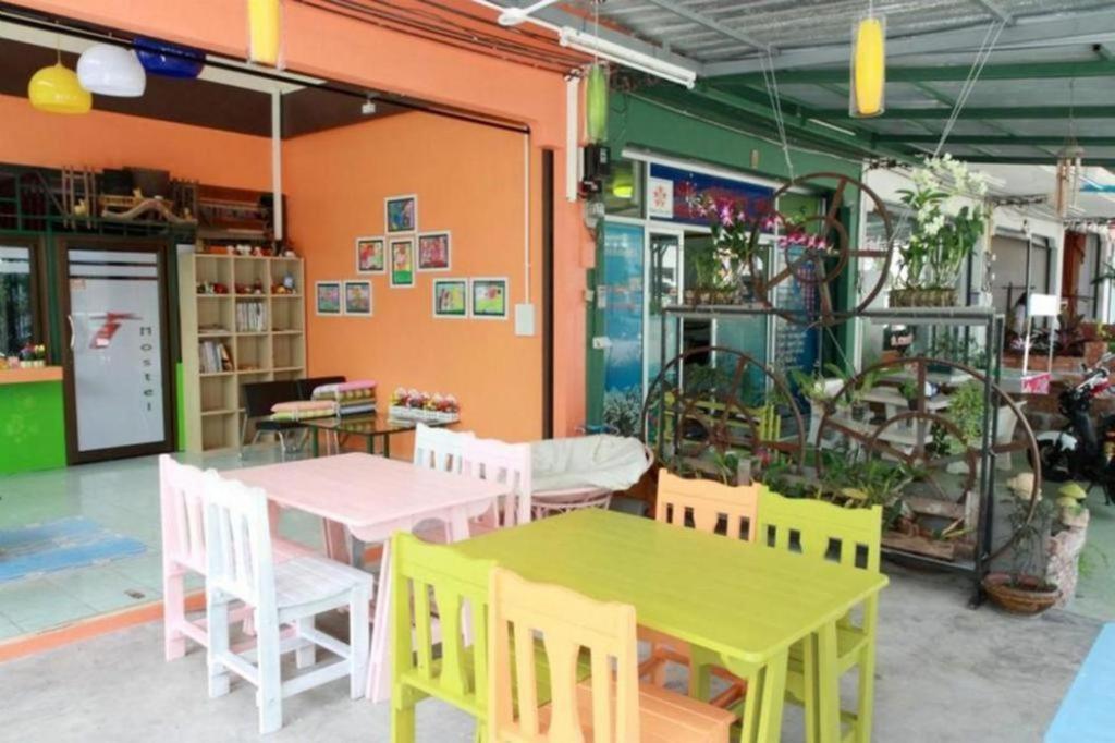 Oyo 586 I Hostel Phuket Ngoại thất bức ảnh