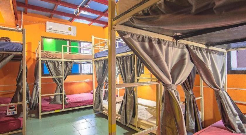Oyo 586 I Hostel Phuket Ngoại thất bức ảnh