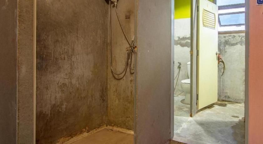 Oyo 586 I Hostel Phuket Ngoại thất bức ảnh