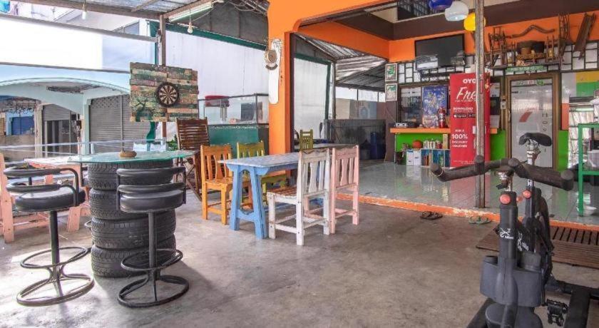 Oyo 586 I Hostel Phuket Ngoại thất bức ảnh