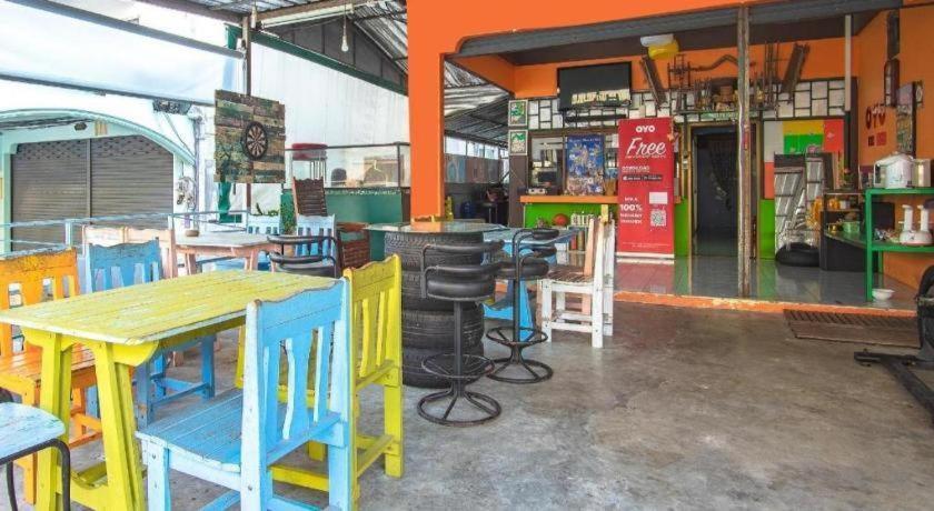 Oyo 586 I Hostel Phuket Ngoại thất bức ảnh